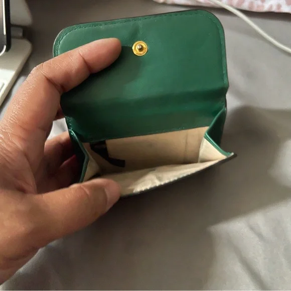 Chloé Compact Wallet - Picture 2 of 10